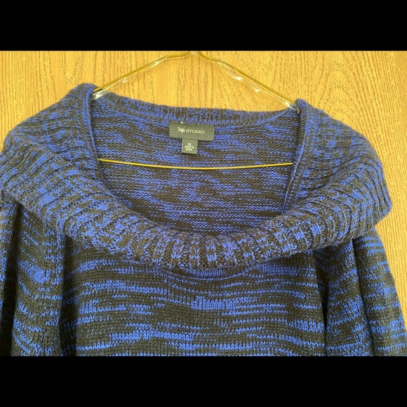 Blue and black cowl neck sweater - Picture 3 of 4
